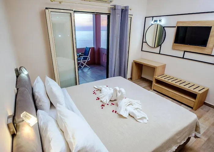 Secluded, Sunset, Beaches, Walk To Village-melina 别墅